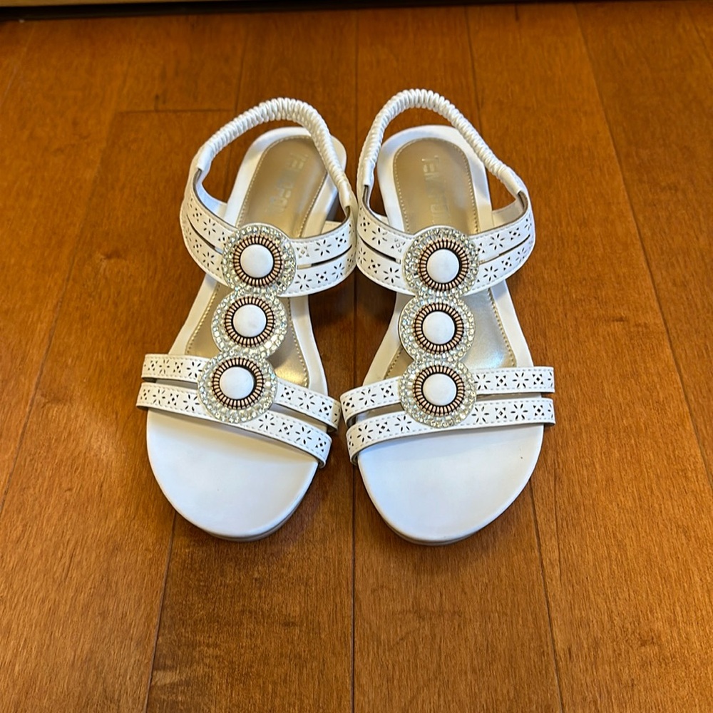 Tendon white casual sandal with wedge heel.  US 7 EU 38
